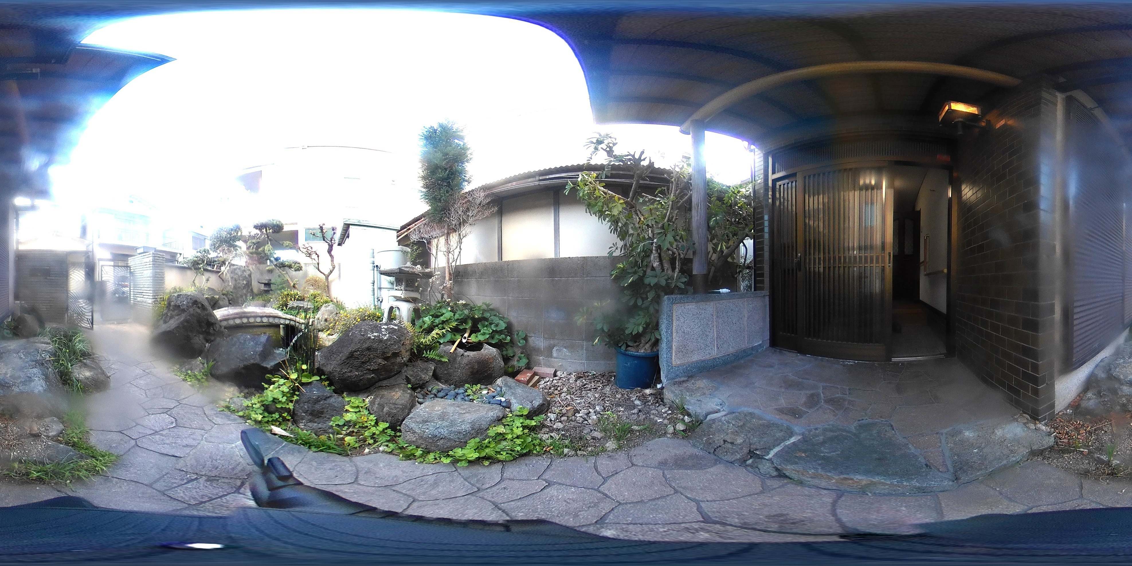 枚方市伊加賀本町15-1 庭