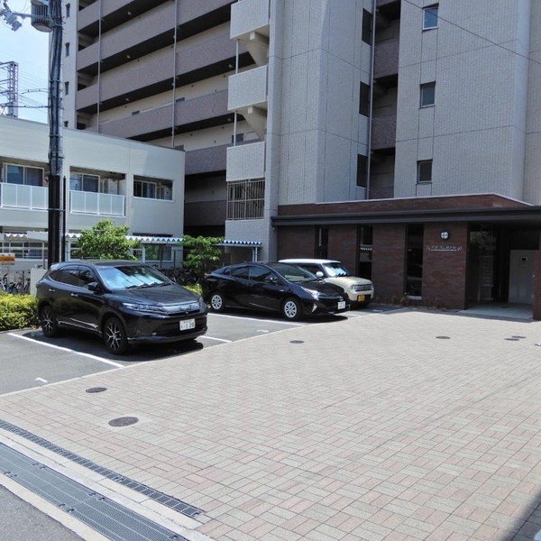 ベロフィオーレ宮之阪 駐車場