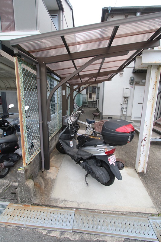 ハイツカトレア 駐車場