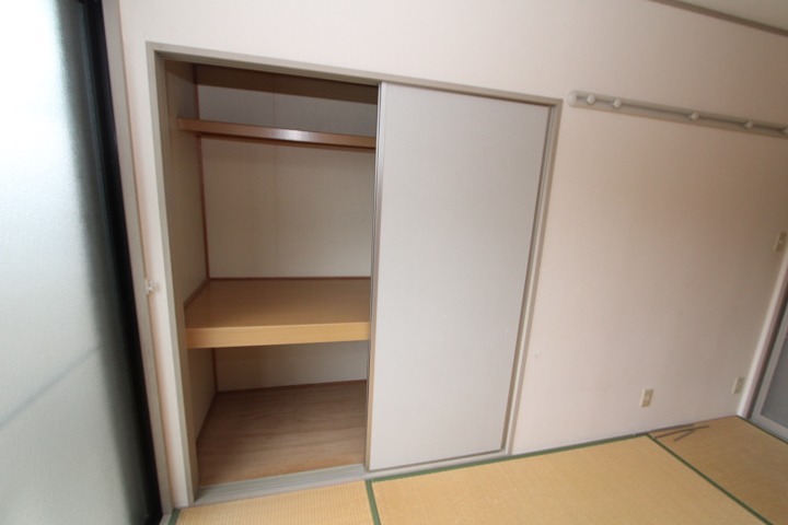 ボンジュール岡山手　１番館 収納