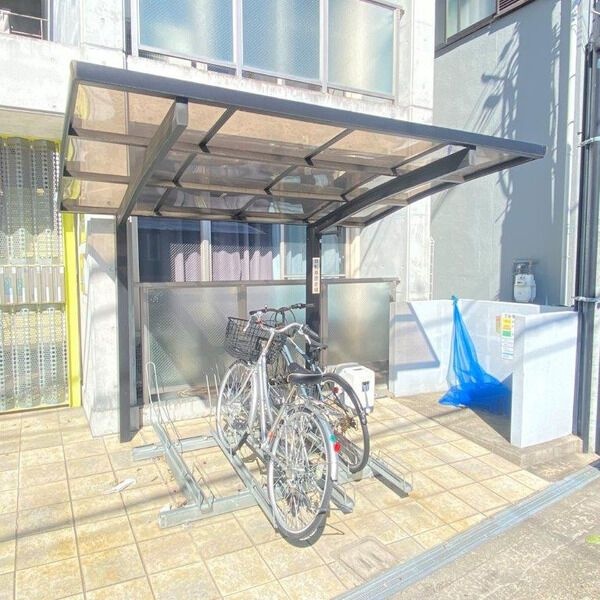ラ プルミエールサノ 駐車場