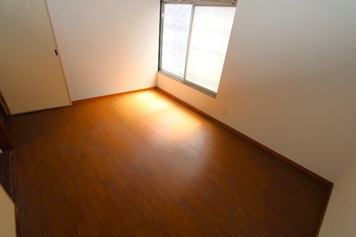 須山町10-19 テラスハウス ベッドルーム