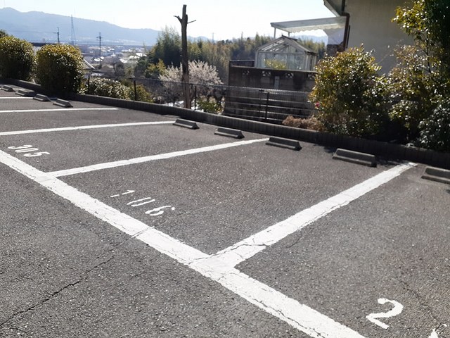 ウィンズヒル 駐車場