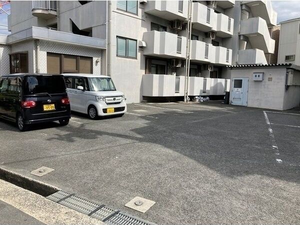 モンシャンブル 駐車場