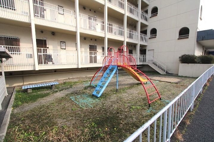 コーポ牧野 駐車場