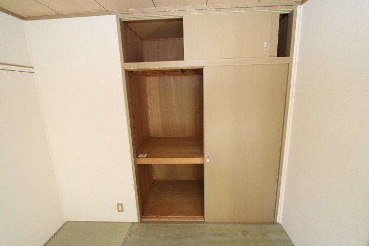 リバーランドジョイD棟 収納