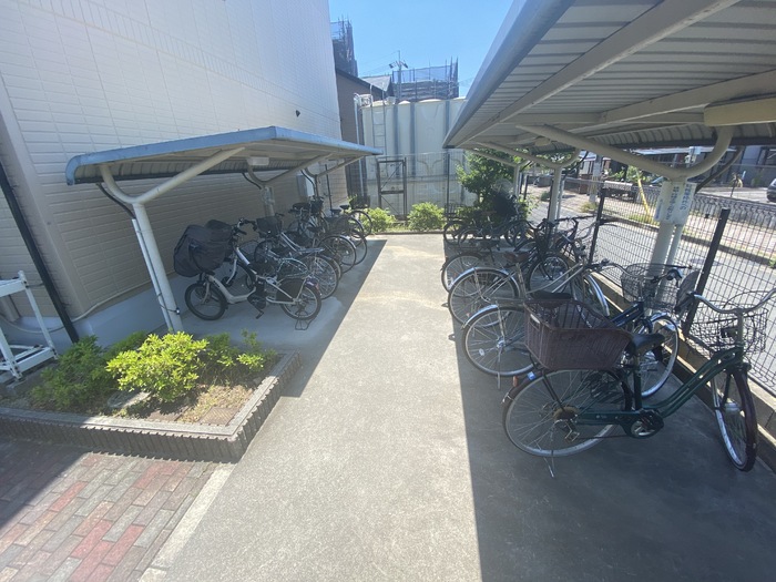 リバーサウス枚方 駐車場