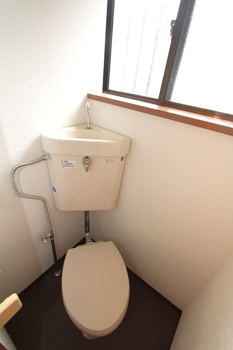 茄子作東町44-7　賃家 トイレ