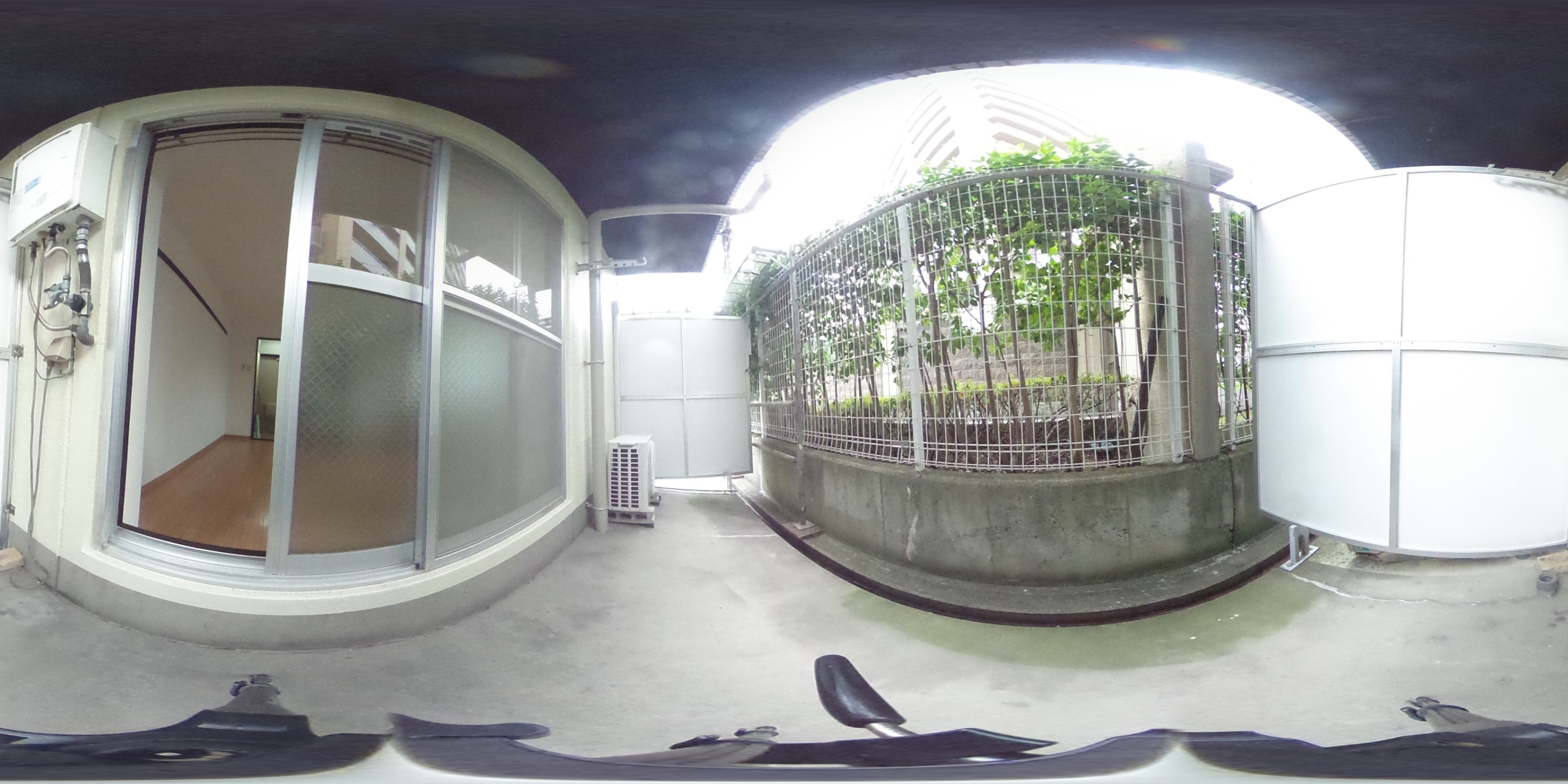 ロータリーマンション出口 ベランダ