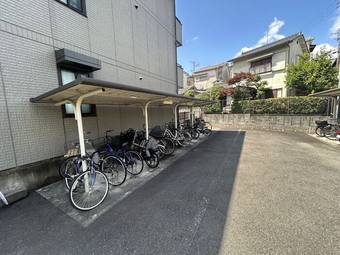 ドミール岡山手 駐車場