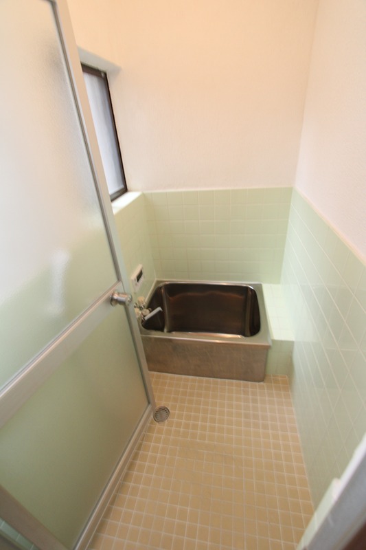 長尾東町３丁目54-7　賃家　右端 風呂画像