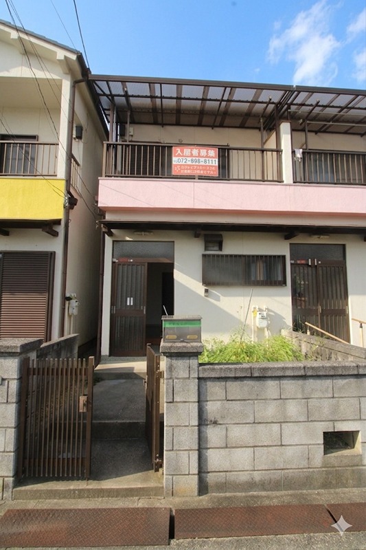長尾東町３丁目54-7　賃家　左側 外観