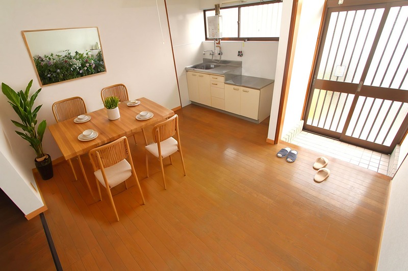 長尾東町３丁目54-7　賃家　左側 リビング