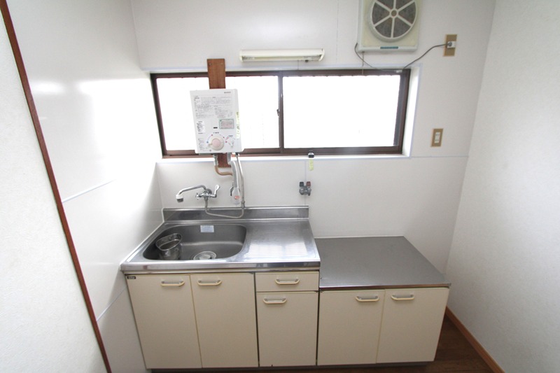 長尾東町３丁目54-7　賃家　左側 キッチン