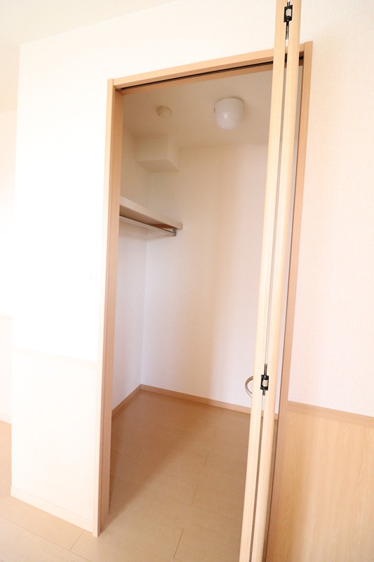 エストコリーヌ　Ⅱ番館 収納