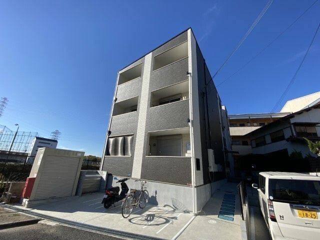 ジーメゾン渚西 駐車場