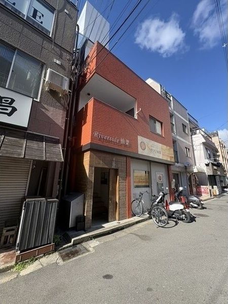 リバーサイドくずは 外観