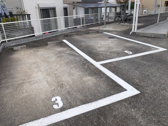 メゾンヤブウチ 駐車場