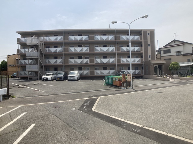 ラ・ジョリーメゾン 駐車場