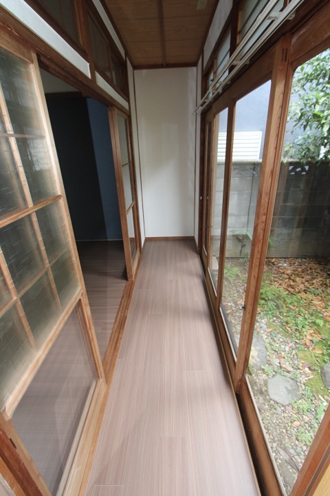岡山手町14-16貸家 エントランス