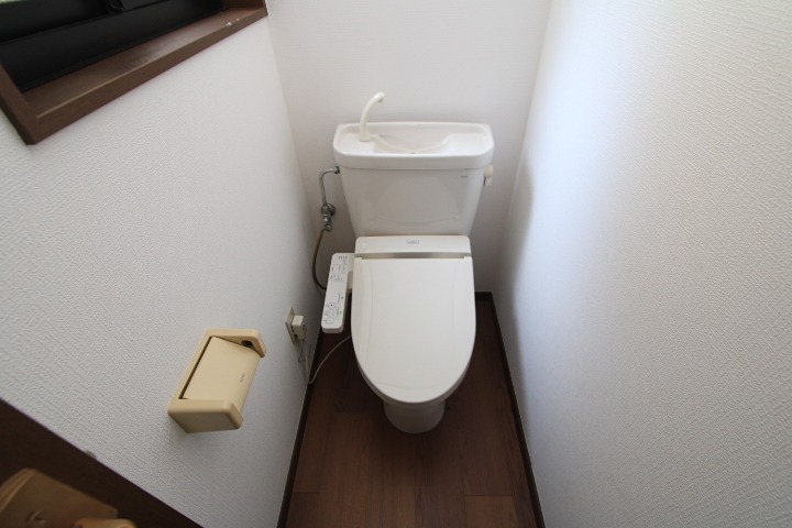 須山町4-10　賃家 トイレ