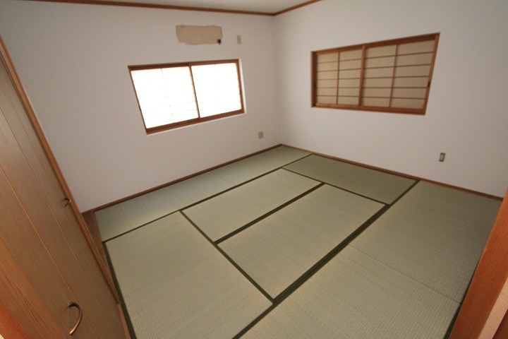 須山町4-10　賃家 ベッドルーム