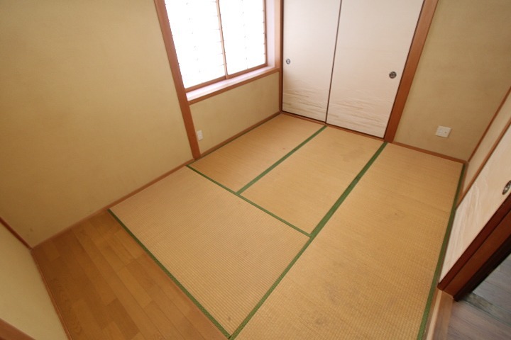 須山町4-10　賃家 ベッドルーム