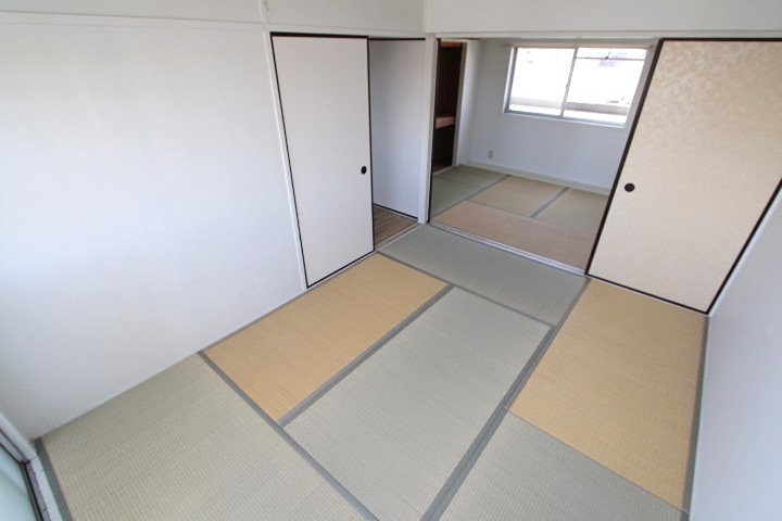 ビレッジハウス招提1号棟 ベッドルーム