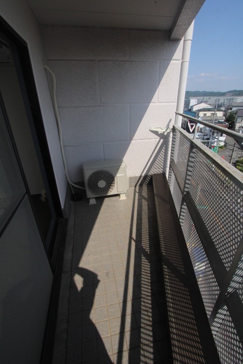 イーストヒルズ東香里 ベランダ