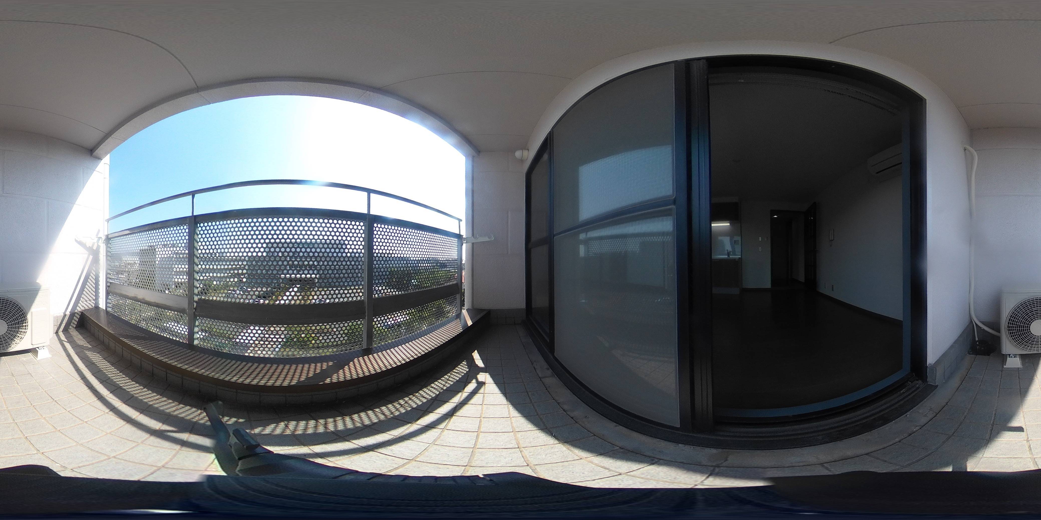 イーストヒルズ東香里 ベランダ