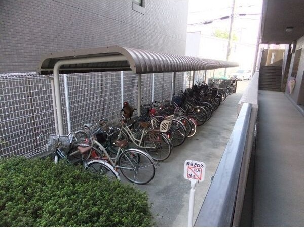 ベルメゾン宮下 駐車場