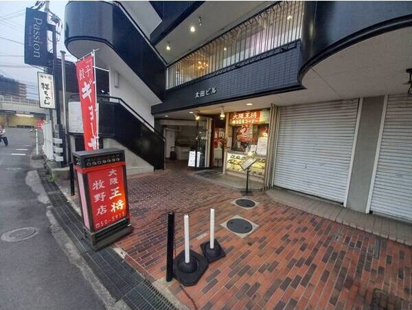 リーフジャルダン牧野駅前 エントランス