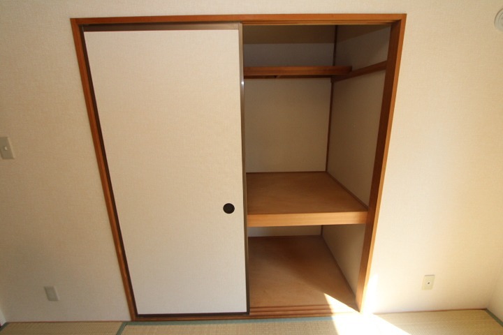 エミネンス西方 収納