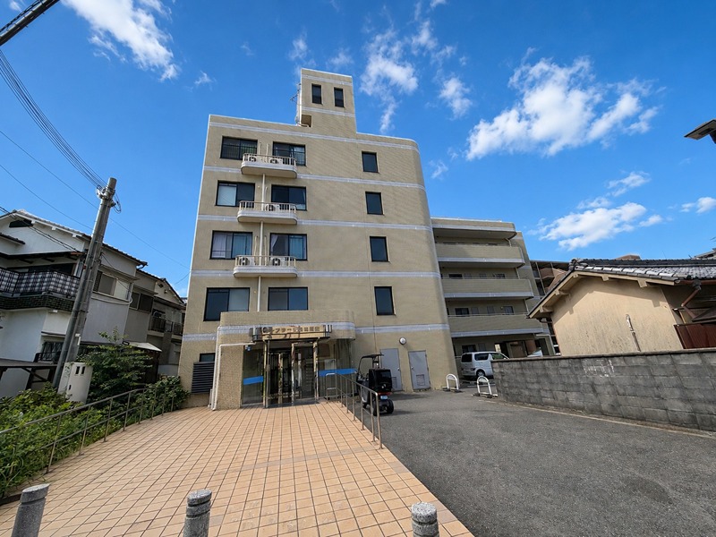 サンプラーサ 外観