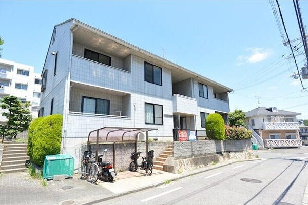 クレール香里ケ丘 外観