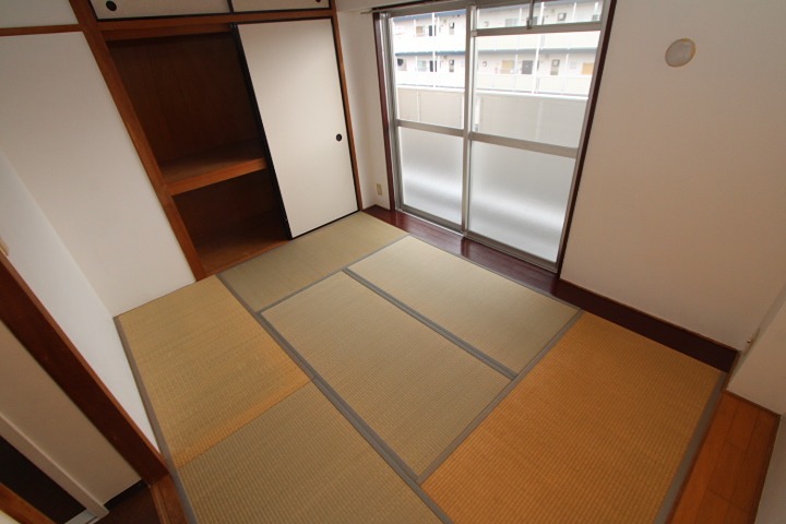 ビレッジハウス春日Ⅰ4号棟 エントランス