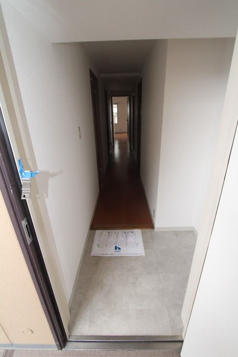 プレミール津田 玄関