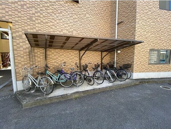 三熊ハイツ渚7号 駐車場