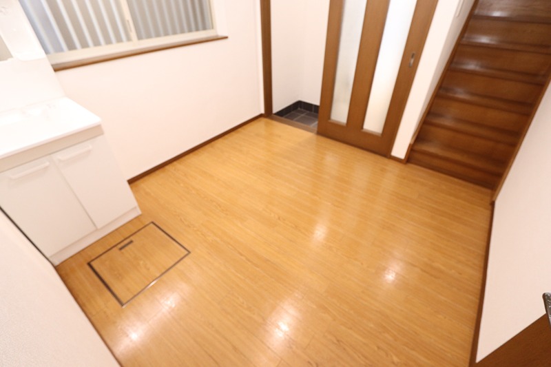 寝屋川市川勝町4-6　賃家 収納