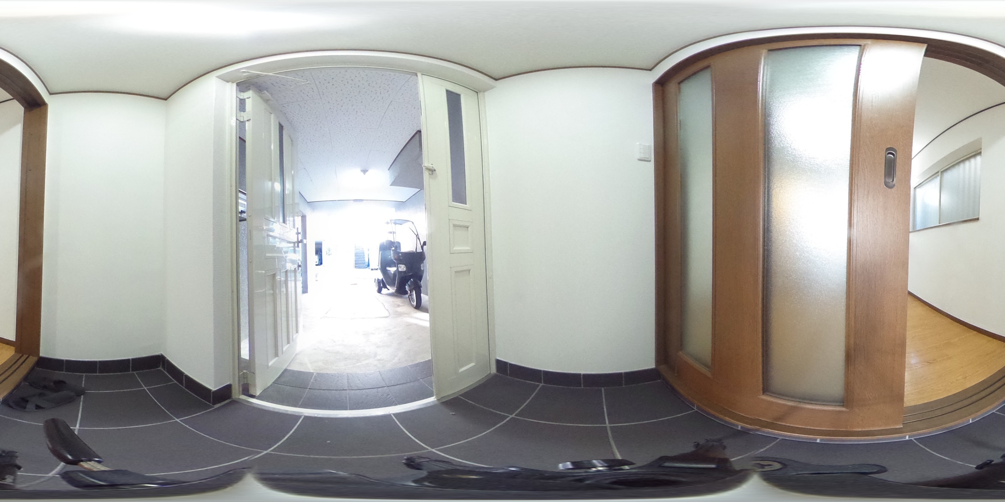 寝屋川市川勝町4-6　賃家 玄関