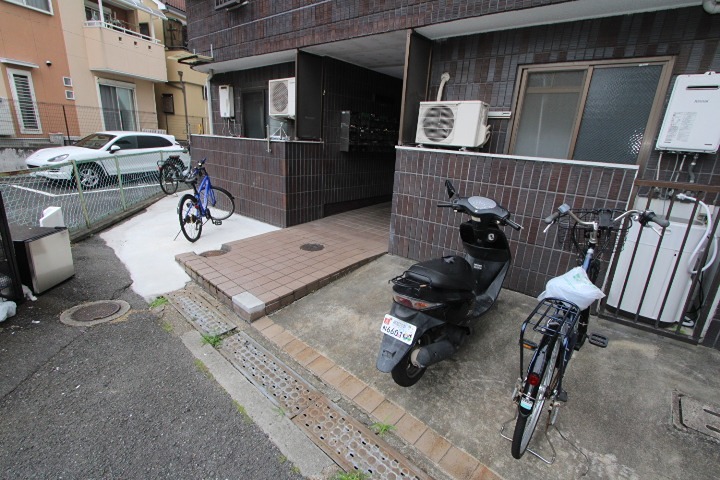 三井マンション 駐車場