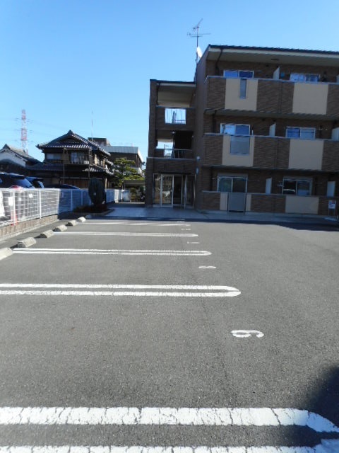 カーサ　セレーナ 駐車場