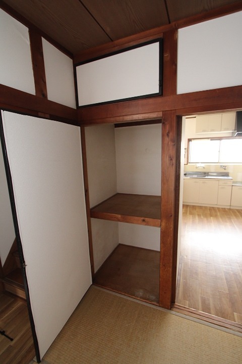 甲斐田東町1-34　貸家 収納