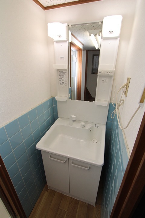 甲斐田東町1-34　貸家 洗面所