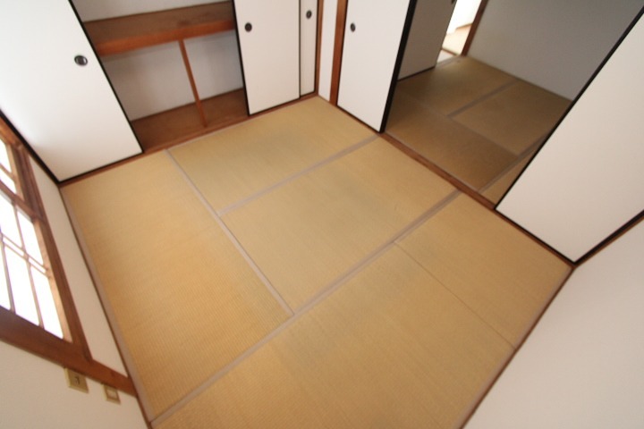 甲斐田東町1-34　貸家 収納
