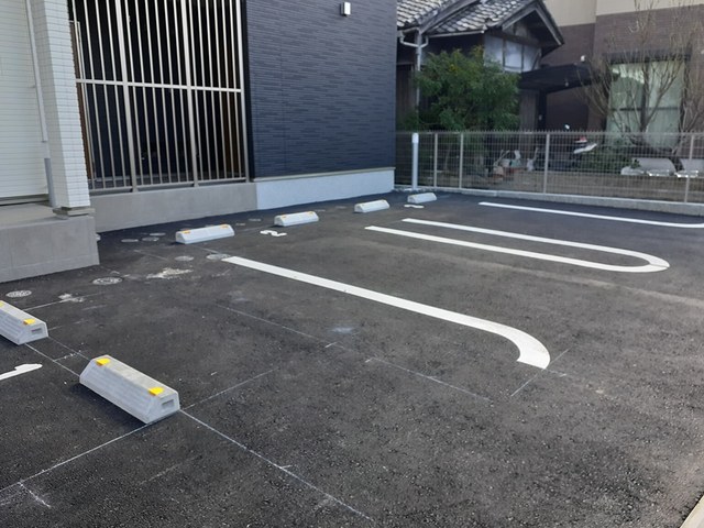 楽園 駐車場