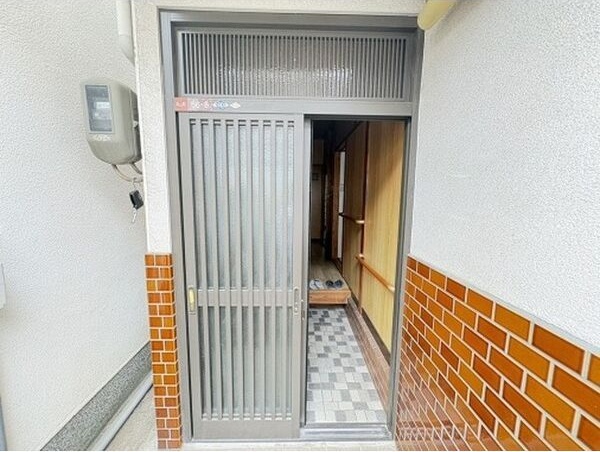 須山町56-8戸建 玄関