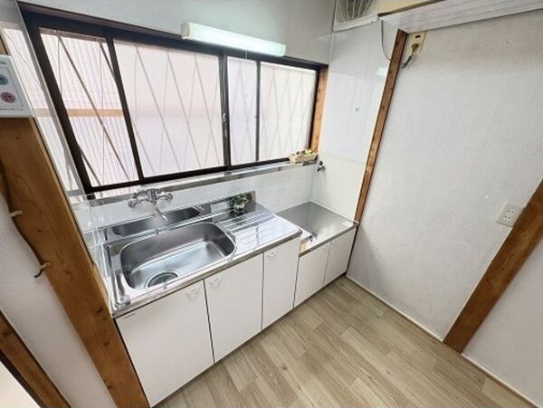 須山町56-8戸建 キッチン