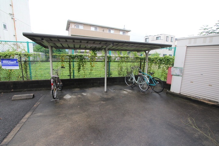 クレベール西禁野 駐車場