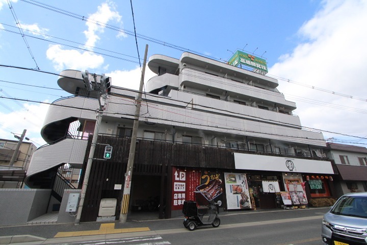 シャンテー招提 外観